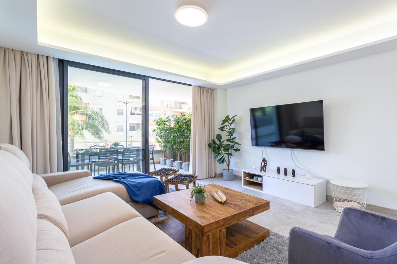 Blue Infinity Luxury Apartment By Ghr Rentals Estepona Exteriör bild